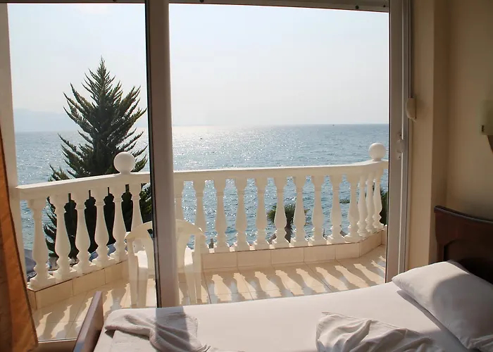 ホテル Visad Sarandë